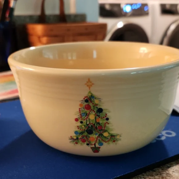 Fiesta Gusto bowl Christmas tree - Picture 1 of 6